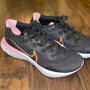Nike Renew size 8
